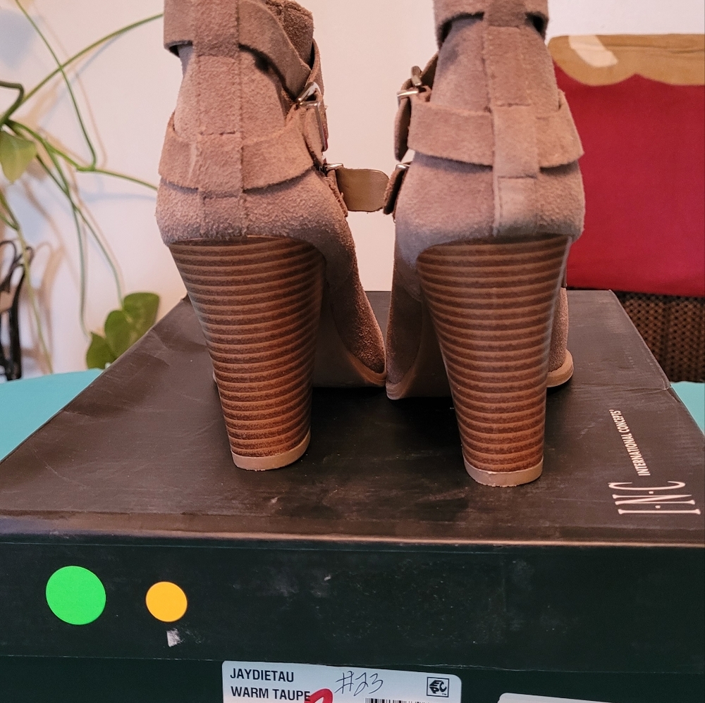 International Concepts brown suede bootie. - Picture 4 of 6